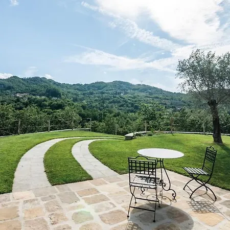 Apartment Le Stanze- For Up To 4 Pax With Shared Pool Mezzana (Massa and Carrara)